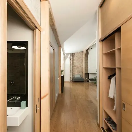 דירה Spacious Loft In Art Nouveau Area